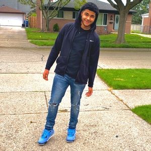 Meet your Posher, Demacio